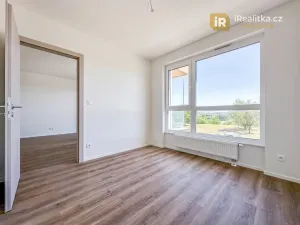 Pronájem bytu 2+kk, Praha - Černý Most, Arnošta Valenty, 35 m2
