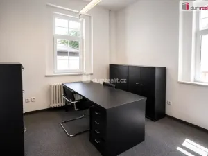 Pronájem kanceláře, Karlovy Vary - Stará Role, Na Výhledě, 28 m2