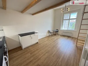 Pronájem bytu 1+kk, Praha - Smíchov, Na Valentince, 38 m2