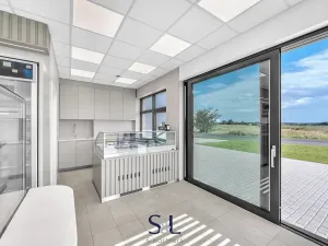 Prodej obchodního prostoru, Doksy, 88 m2