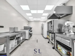 Prodej obchodního prostoru, Doksy, 88 m2