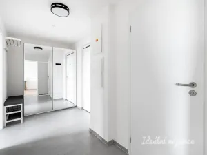 Pronájem bytu 2+kk, Praha - Hloubětín, Sobí, 55 m2