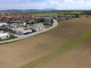 Prodej pozemku pro bydlení, Hrušovany u Brna, Pod Střediskem, 728 m2