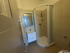 Pronájem bytu 2+1, Praha - Malá Strana, Šeříková, 50 m2