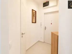 Pronájem bytu 1+kk, Praha - Libeň, Lihovarská, 25 m2