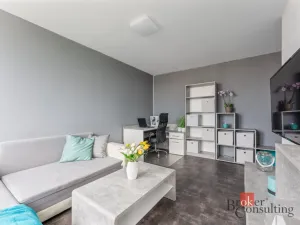 Pronájem bytu 2+kk, Pardubice - Polabiny, kpt. Bartoše, 45 m2
