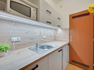 Pronájem obchodního prostoru, Zlín, třída Tomáše Bati, 69 m2