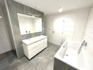 Pronájem rodinného domu, Hradec Králové, 166 m2