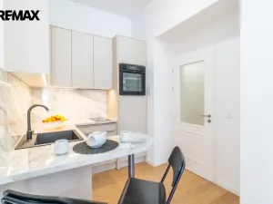 Pronájem bytu 2+1, Praha - Vinohrady, Korunní, 67 m2