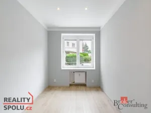 Pronájem bytu 2+kk, Praha - Podolí, Dvorecké náměstí, 43 m2