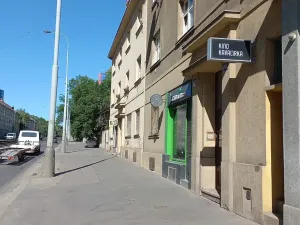 Pronájem obchodního prostoru, Praha - Smíchov, Plzeňská, 18 m2