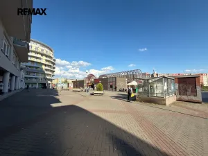 Pronájem obchodního prostoru, Praha - Stodůlky, Sluneční náměstí, 105 m2
