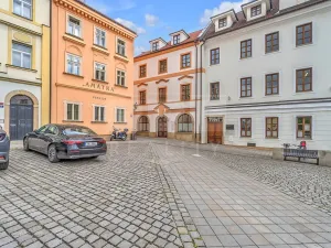 Pronájem kanceláře, Hradec Králové, Malé náměstí, 500 m2