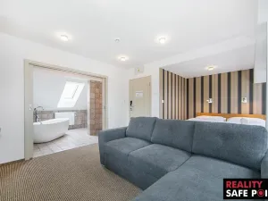 Prodej ubytování, Dobřany, Lipová, 820 m2