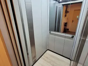 Pronájem bytu 1+kk, Praha - Žižkov, Jeseniova, 20 m2