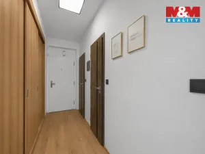 Pronájem bytu 2+1, Pardubice - Zelené Předměstí, Benešovo náměstí, 55 m2