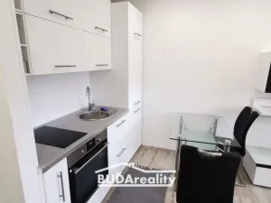 Prodej bytu 1+kk, Zlín, Ševcovská, 27 m2