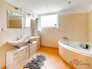 Prodej bytu 3+kk, Praha - Hloubětín, Nademlejnská, 86 m2