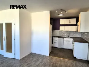 Pronájem bytu 2+kk, Praha - Žižkov, V kapslovně, 58 m2