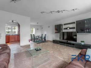 Prodej rodinného domu, Praha - Dolní Počernice, Listopadová, 242 m2