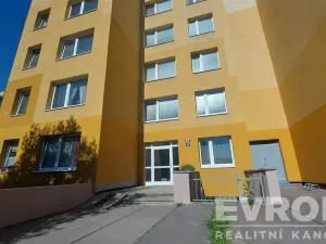 Pronájem bytu 3+1, Praha - Troja, Svídnická, 75 m2
