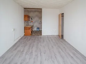 Pronájem bytu 2+kk, Neratovice, Dr. E. Beneše, 40 m2