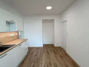 Pronájem bytu 3+1, Děčín - Děčín I-Děčín, Masarykovo nám., 73 m2