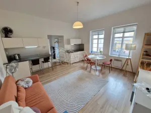 Pronájem bytu 1+kk, Praha - Žižkov, Roháčova, 31 m2