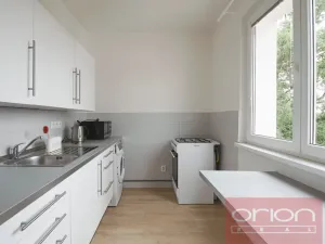 Pronájem bytu 2+1, Praha - Veleslavín, Na Petřinách, 52 m2