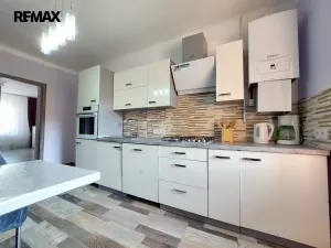 Prodej bytu 2+1, Karlovy Vary, Západní, 62 m2
