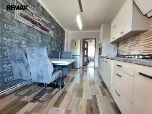 Prodej bytu 2+1, Karlovy Vary, Západní, 62 m2