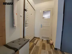 Prodej bytu 2+1, Karlovy Vary, Západní, 62 m2