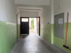 Prodej bytu 2+1, Karlovy Vary, Západní, 62 m2