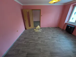 Prodej bytu 3+1, Meziboří, Okružní, 78 m2