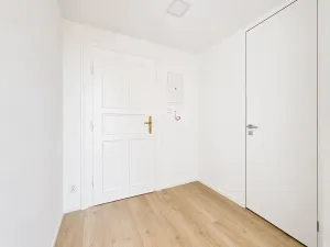 Pronájem bytu 1+kk, Praha - Holešovice, Na Maninách, 33 m2