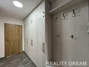 Pronájem bytu 2+kk, Praha - Prosek, Prosecká, 40 m2