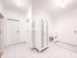 Pronájem bytu 3+kk, Praha - Strašnice, Zvěřinova, 82 m2