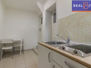 Pronájem bytu 1+1, Praha, Jugoslávských partyzánů, 41 m2