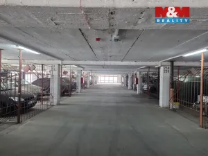 Pronájem garážového stání, Praha - Střížkov, Lovosická, 18 m2