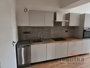 Pronájem bytu 2+1, Opava - Město, Ostrožná, 70 m2