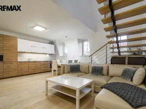 Pronájem bytu 4+kk, Karlovy Vary, Bulharská, 118 m2