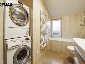 Pronájem bytu 4+kk, Karlovy Vary, Bulharská, 118 m2