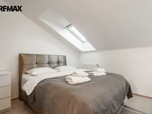 Pronájem bytu 4+kk, Karlovy Vary, Bulharská, 118 m2