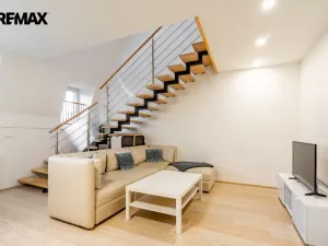 Pronájem bytu 4+kk, Karlovy Vary, Bulharská, 118 m2