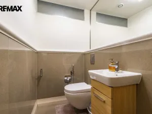 Pronájem bytu 4+kk, Karlovy Vary, Bulharská, 118 m2