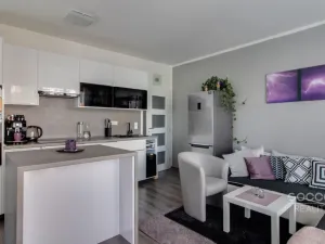 Pronájem bytu 2+kk, Praha - Kyje, Farkašova, 41 m2