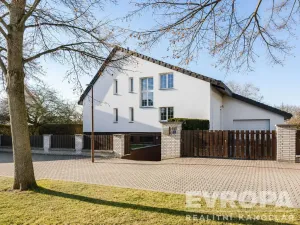 Pronájem vily, Průhonice, Sadová, 350 m2