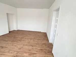 Pronájem bytu 2+1, Chlumec nad Cidlinou - Chlumec nad Cidlinou II, Nábřeží Julia Fučíka, 60 m2