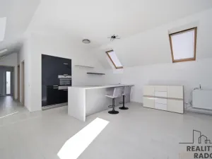 Pronájem bytu 2+kk, Pardubice, Dašická, 62 m2