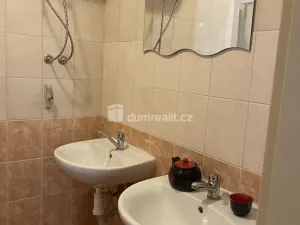 Pronájem bytu 4+1, Praha - Kobylisy, Zenklova, 15 m2